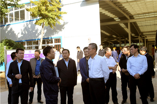 寿光市市委副书记、市长赵绪春莅临新龙集团安特气瓶检测有限公司视察工作